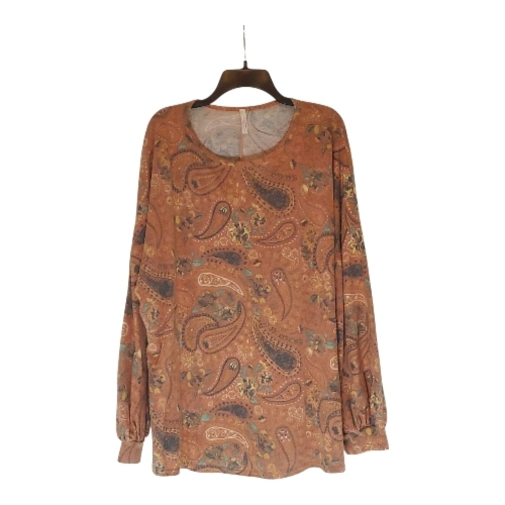 🍀Super Soft Paisley Print Top Size 3X